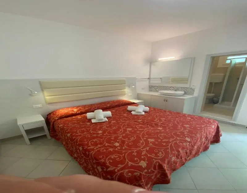**  Hotel Silvaion Villamarina Italy