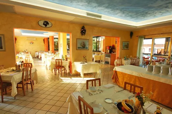 **  Hotel Silvaion Villamarina Italy