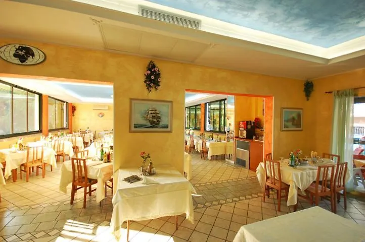 Hotel Silvaion Villamarina 2*,  Italy