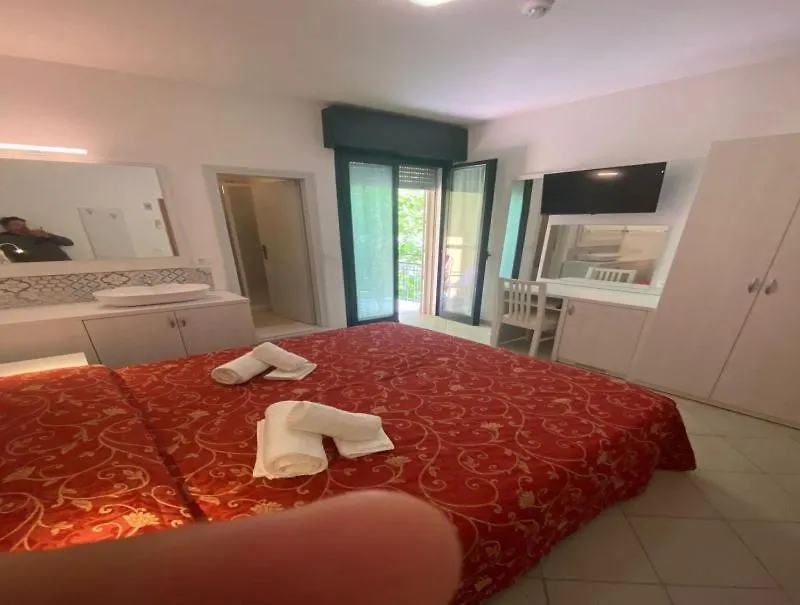 Hotel Silvaion Villamarina 2*,