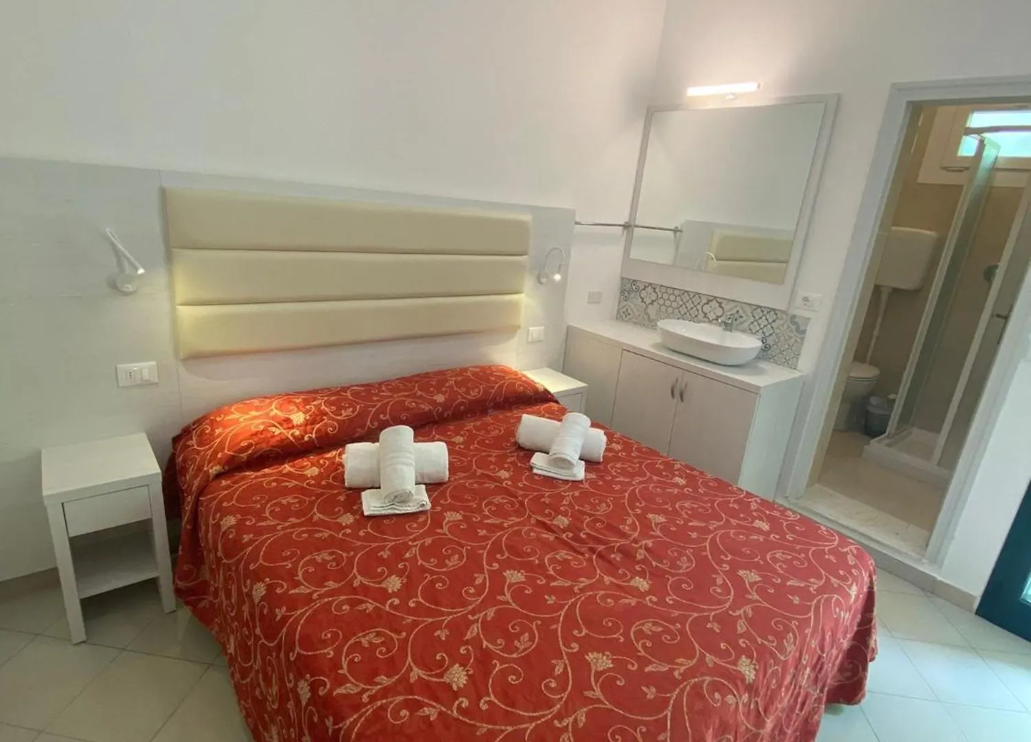 **  Hotel Silvaion Villamarina Italy